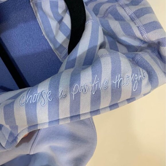 LULULEMON scuba hoodie. Size 8. Purple. Embroidered quote in hood. New condition - Picture 6 of 8